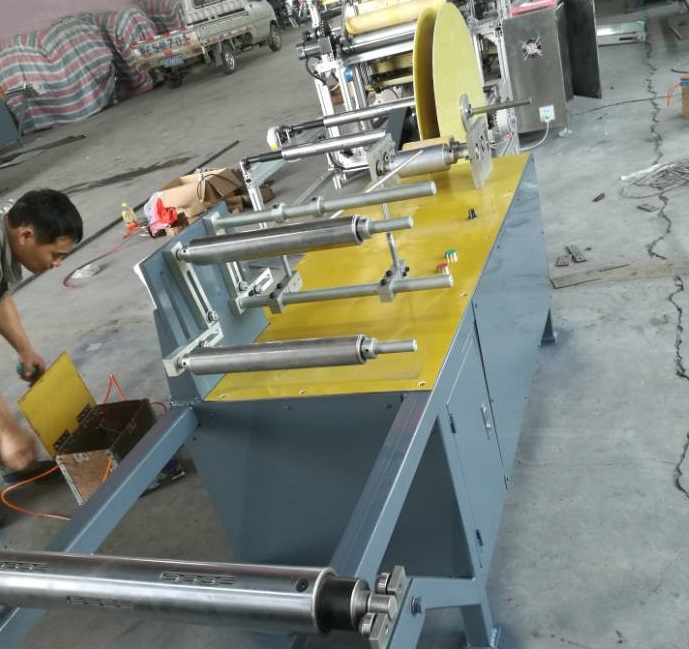 Gauze folding and perm X-ray thread machine / ribbon gauze folding machine / x-ray detectable thread gauze swab machine